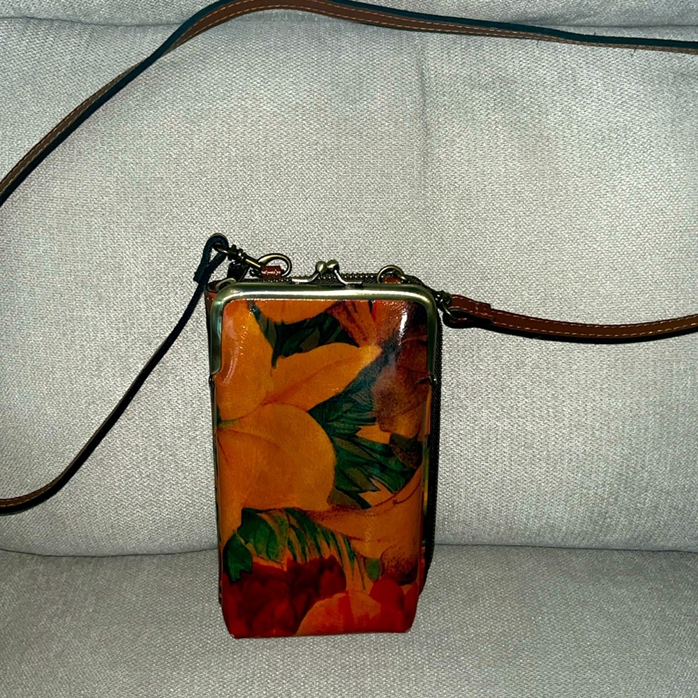Patricia Nash phone wallet crossbody. No tags , newer. Only used once.